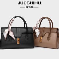 Luxury Leather Bag for the Classy Ladies.
Luxury fashion, women's accessories, leather bag, stylish, sophisticated, elegant.